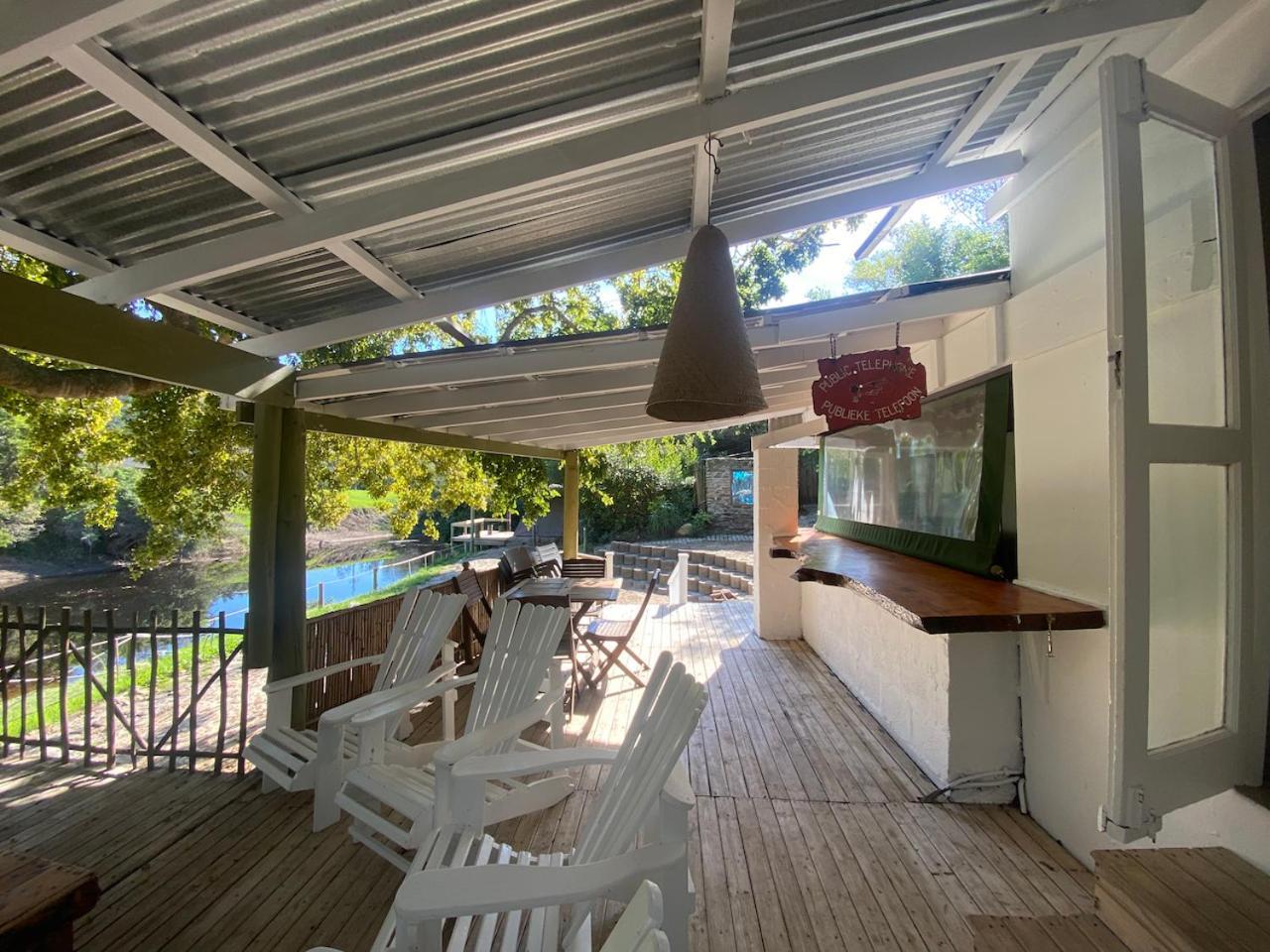 The Riverdeck And Backpackers
